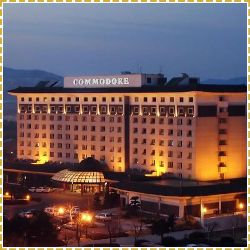 Commodore Hotel 호텔 이미지