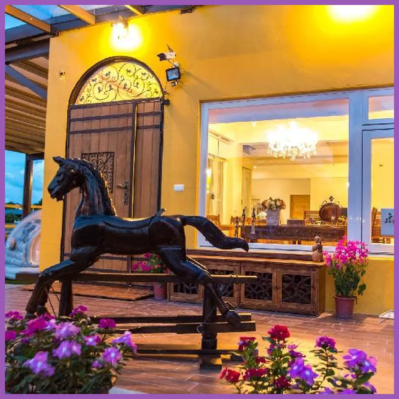 colorful wooden horse homestay 호텔 이미지